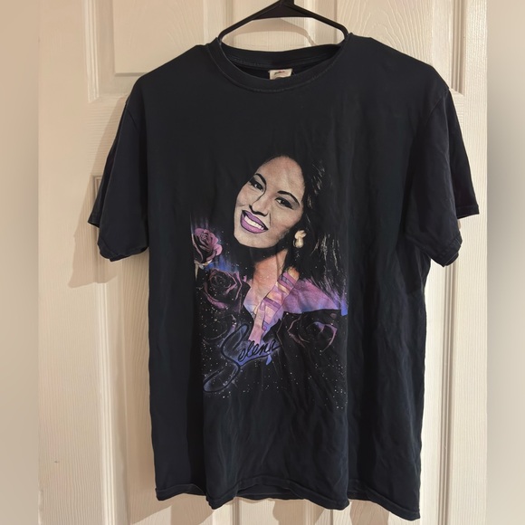 Tops - Selena Graphic Black Women’s Tee